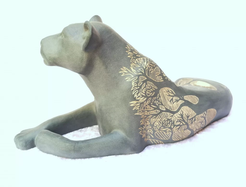 Lioness- Pale Dawn, ceramics, 17×18×37 cm, 2022